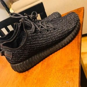 Mens 9.5 Yeezy Boost 350 'Pirate Black' 2016
